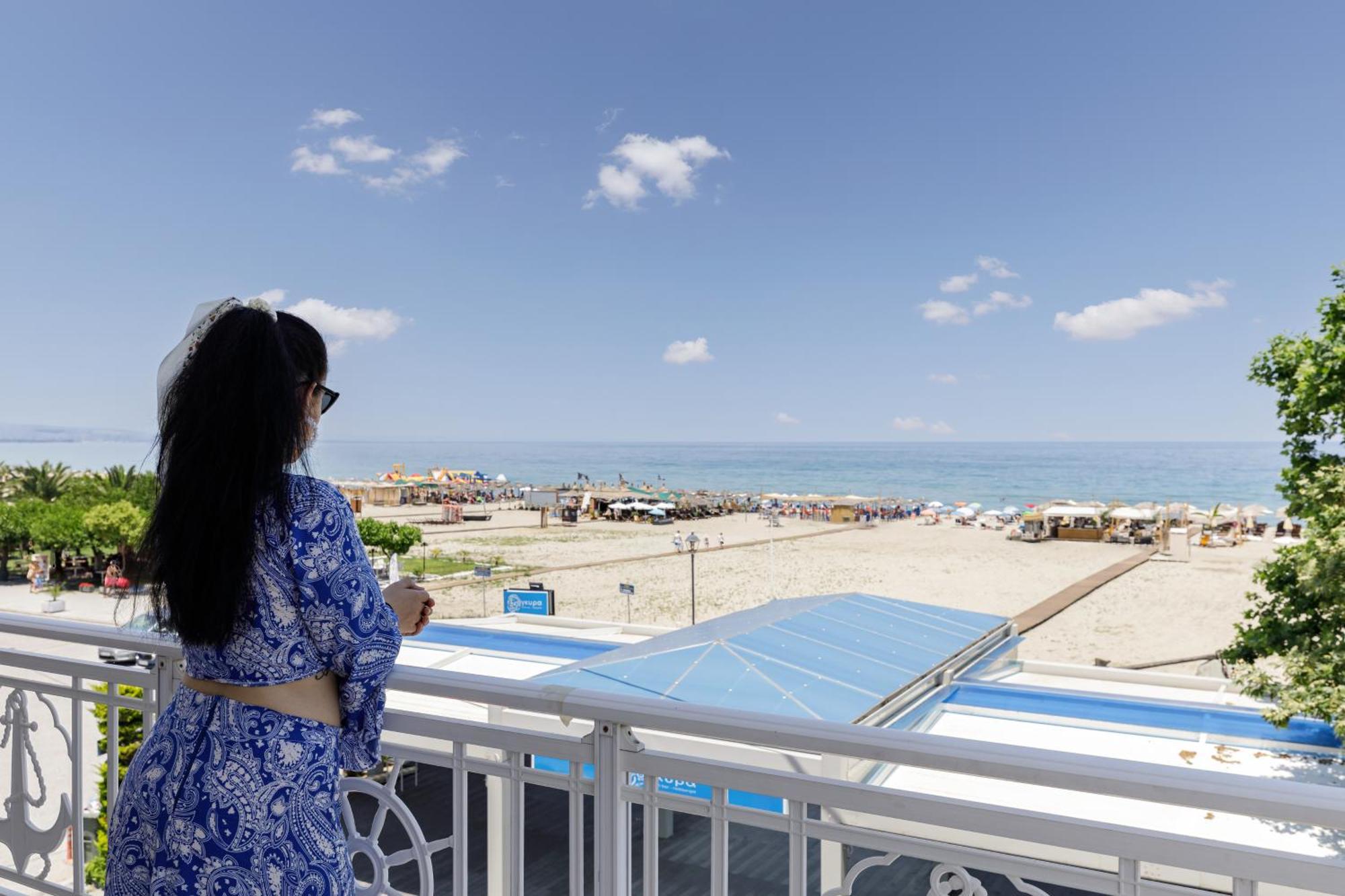 Agyra Seaview Hotel By Panel Hospitality เนปอรอย ภายนอก รูปภาพ