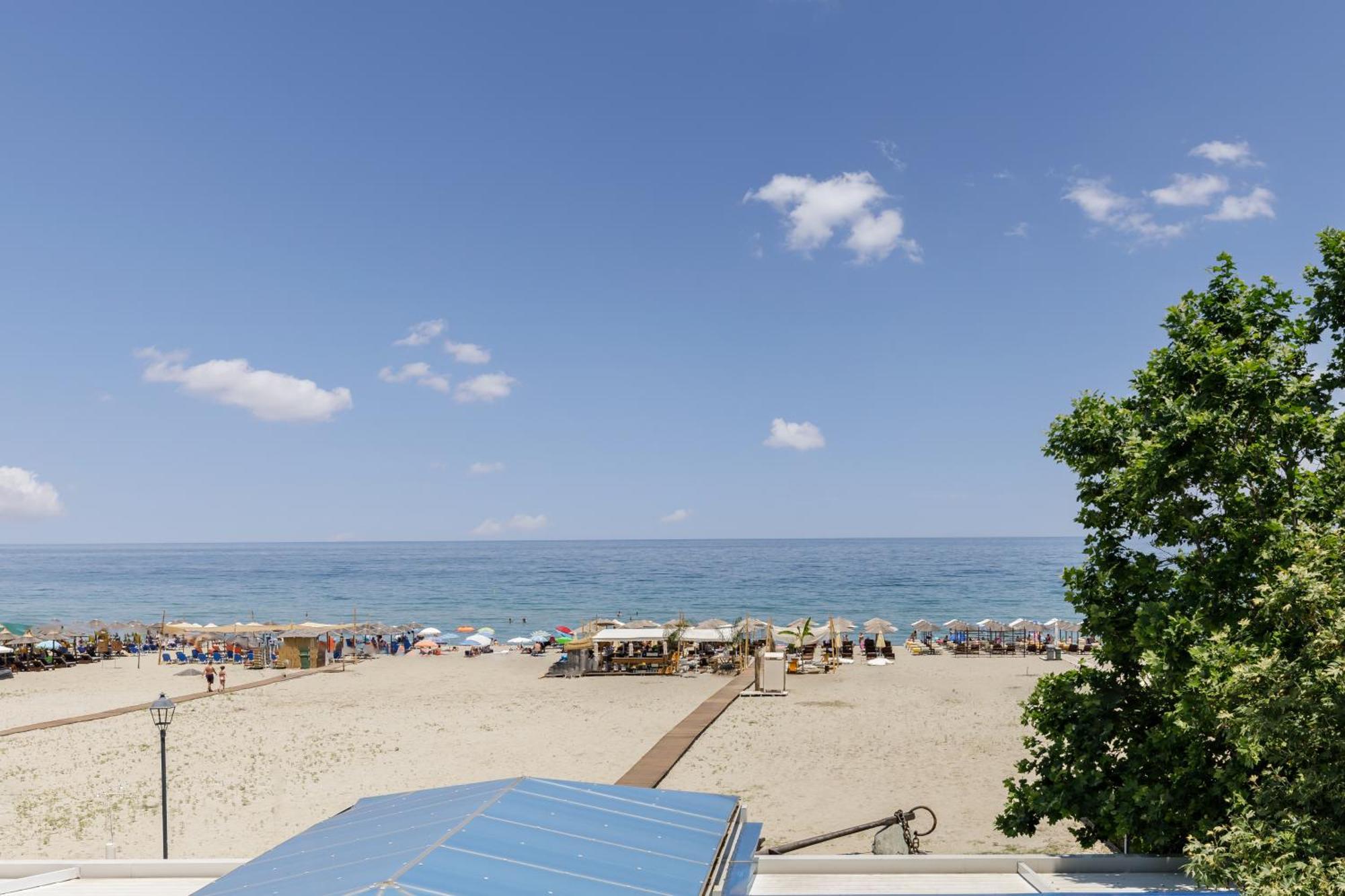 Agyra Seaview Hotel By Panel Hospitality เนปอรอย ภายนอก รูปภาพ