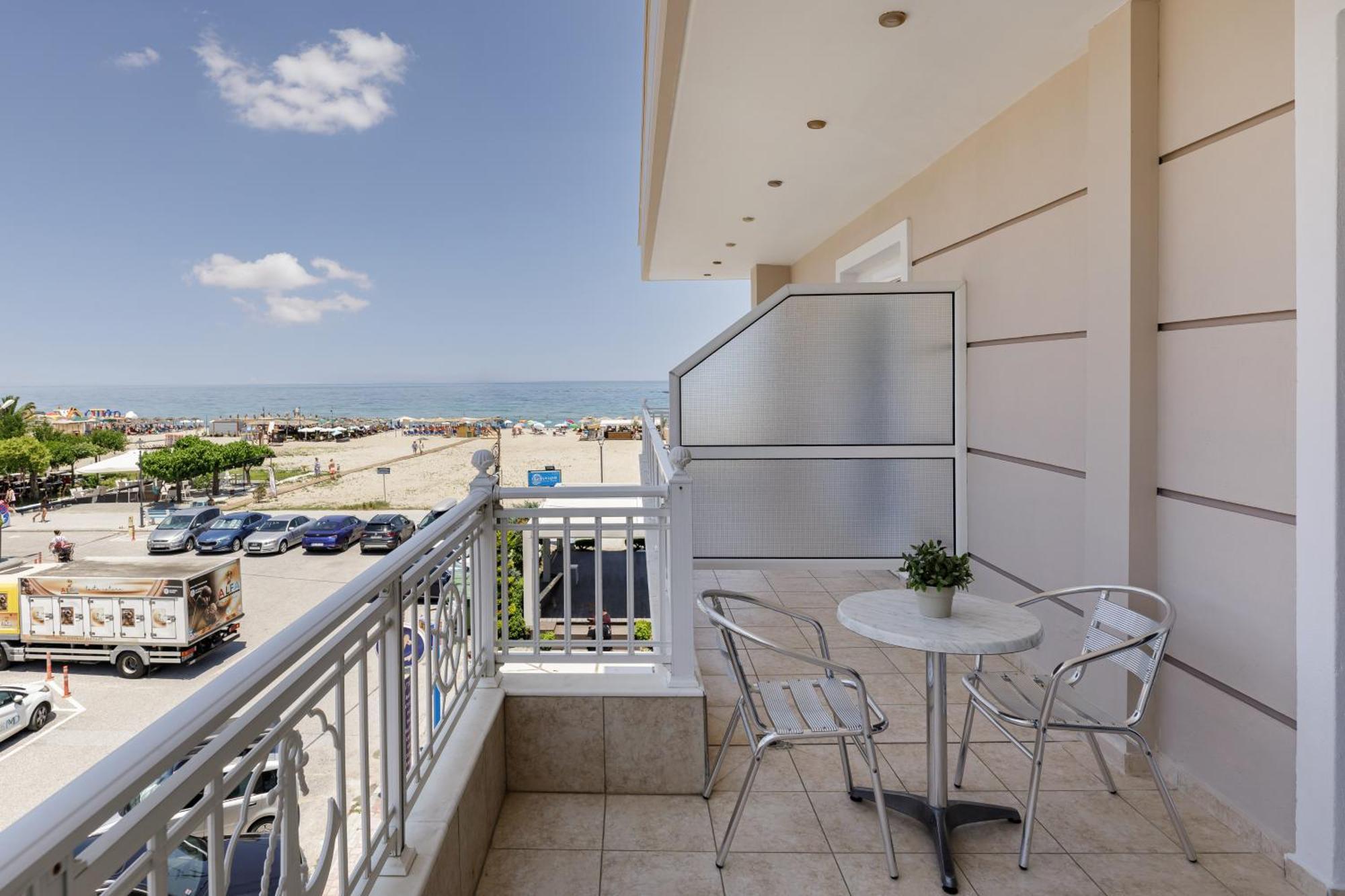 Agyra Seaview Hotel By Panel Hospitality เนปอรอย ห้อง รูปภาพ