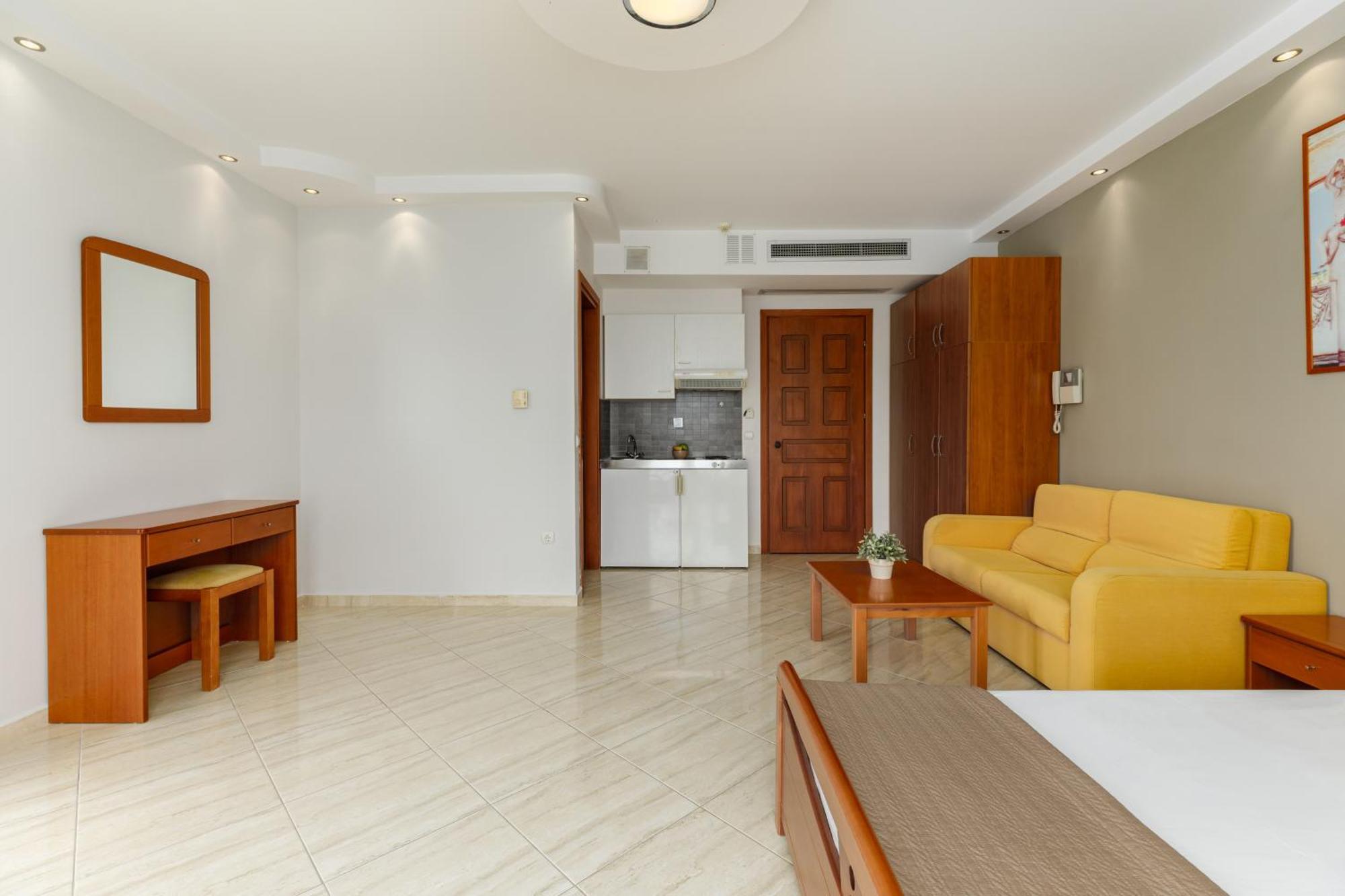 Agyra Seaview Hotel By Panel Hospitality เนปอรอย ภายนอก รูปภาพ